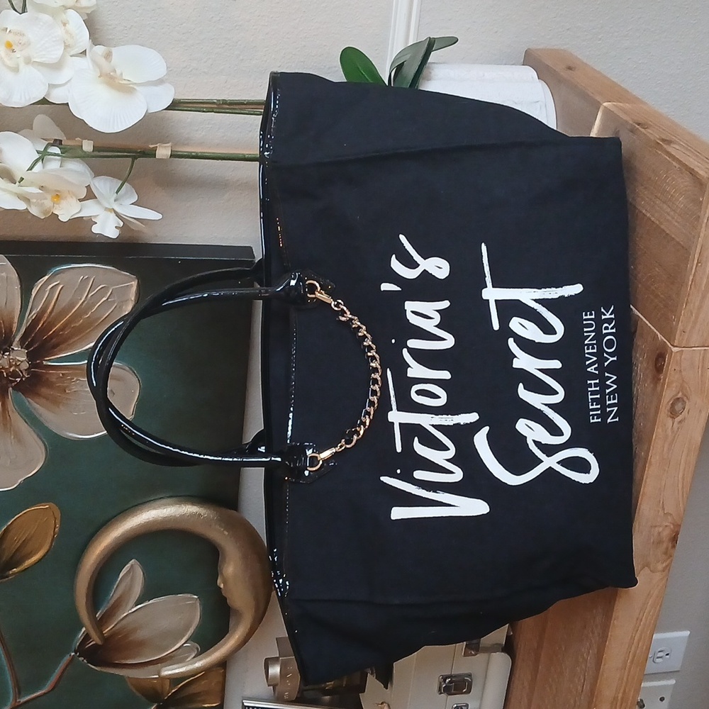 Victoria's Secret Large Fifth Avenue New York Weekender Tote Bag - Picture 5 of 17